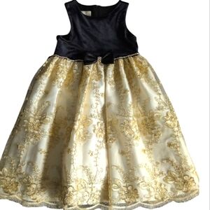 Fancy black velvet and champagne skirt size 6